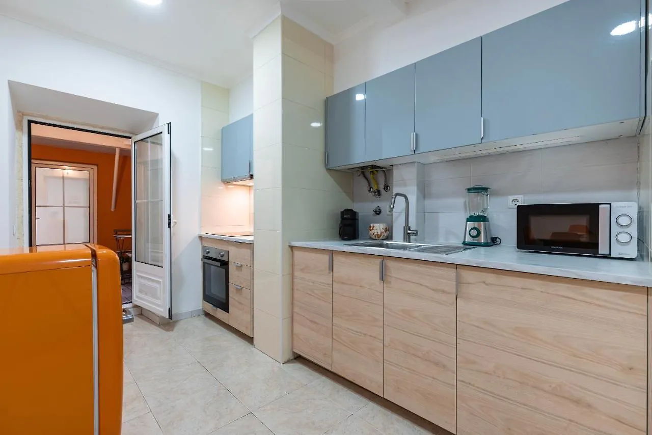 Lovely Patio Getaway In Lisbon 아파트 0*,  포르투갈
